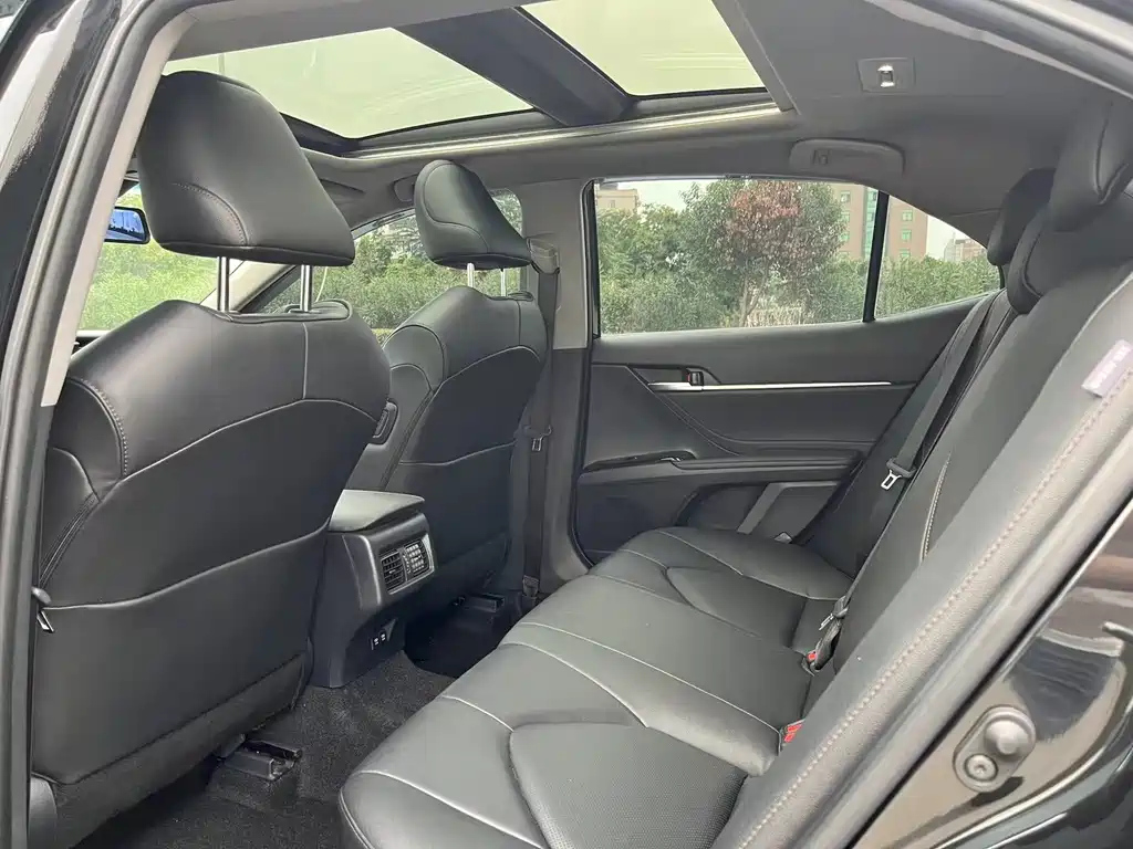 TOYOTA CAMRY 2020