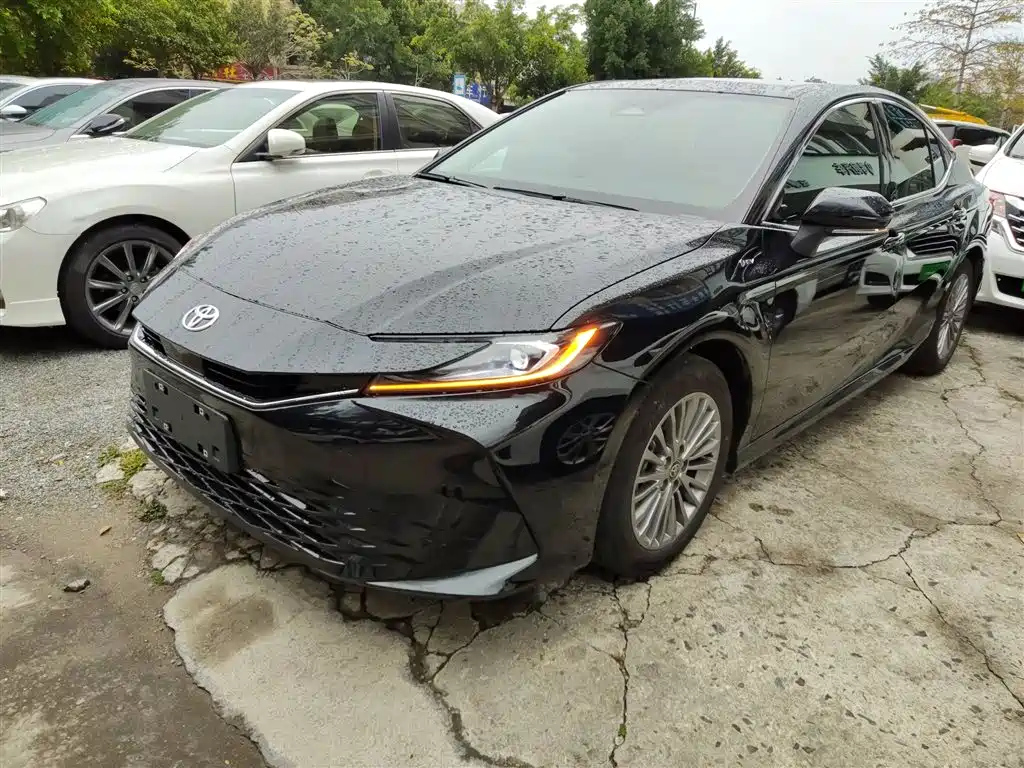 TOYOTA CAMRY 2024