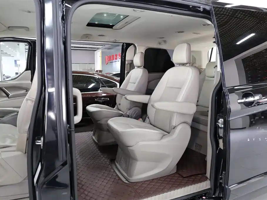 FORD TOUREO 2016