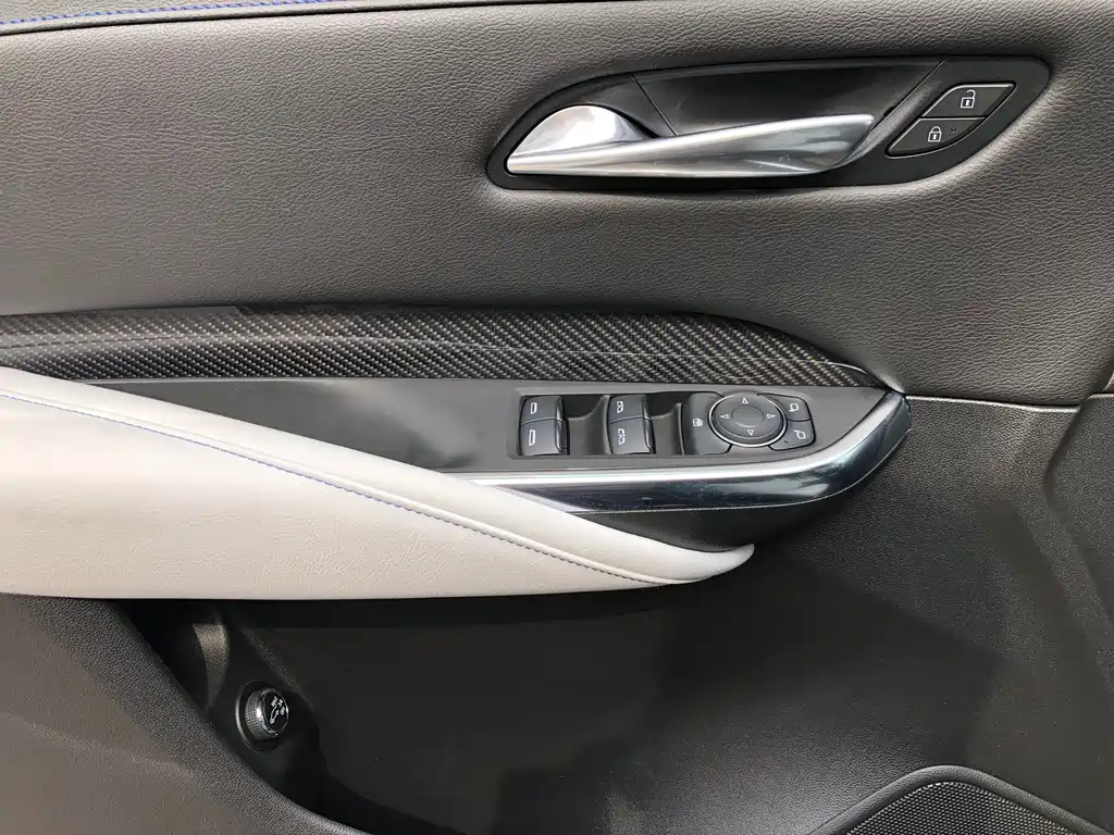CADILLAC XT4 2024