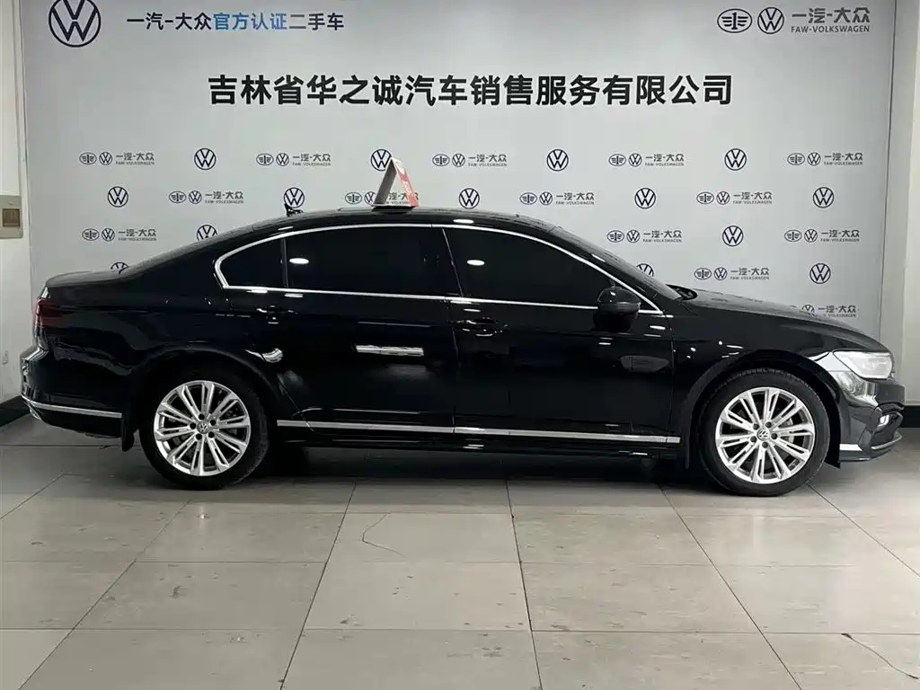 VOLKSWAGEN MAGOTAN 2023