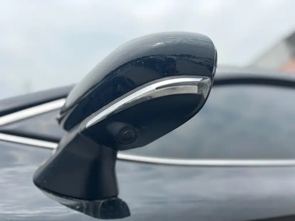 TOYOTA CAMRY 2023