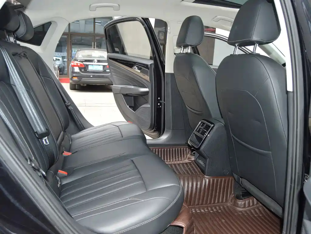 VOLKSWAGEN PASSAT 2020