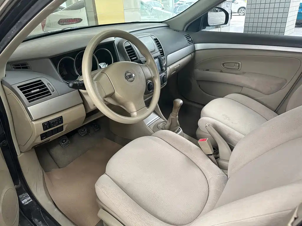 NISSAN SYLPHY 2015