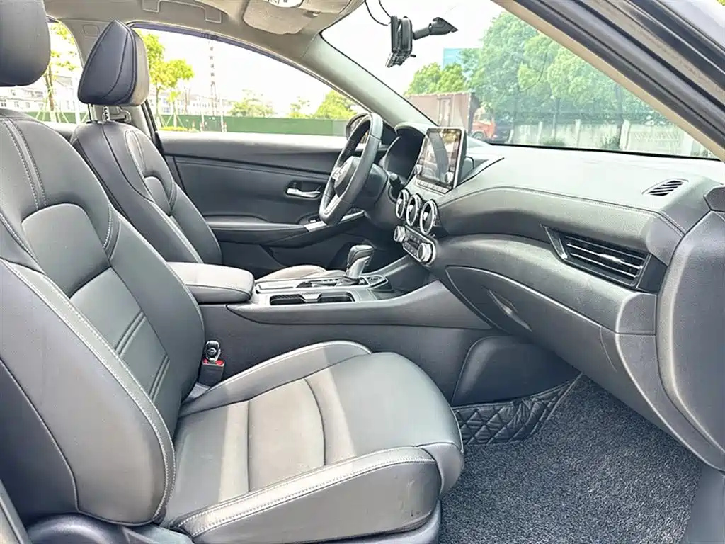 NISSAN SYLPHY 2020