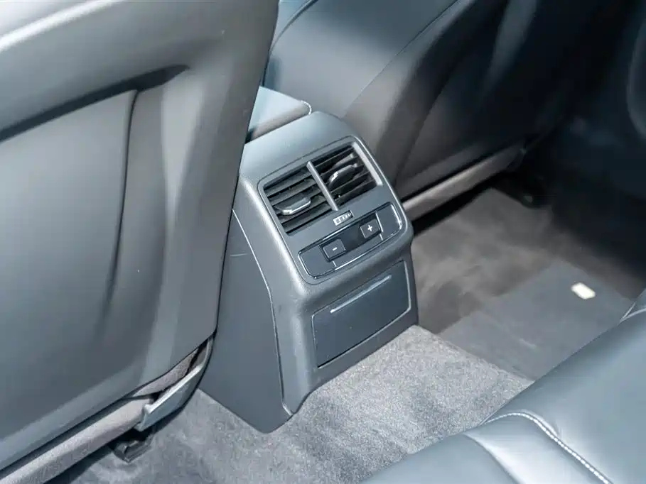 AUDI A4L 2021