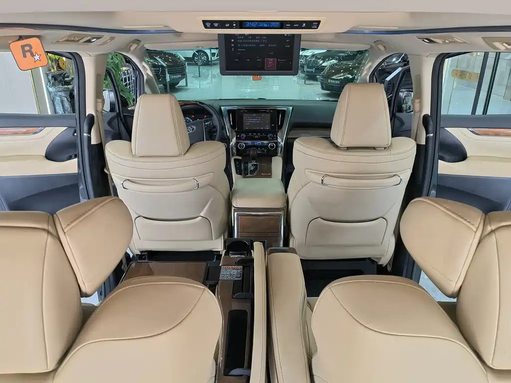 TOYOTA ALPHARD 2016