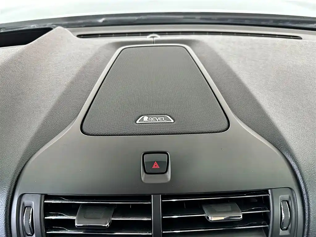 LINCOLN CONTINENTAL 2019
