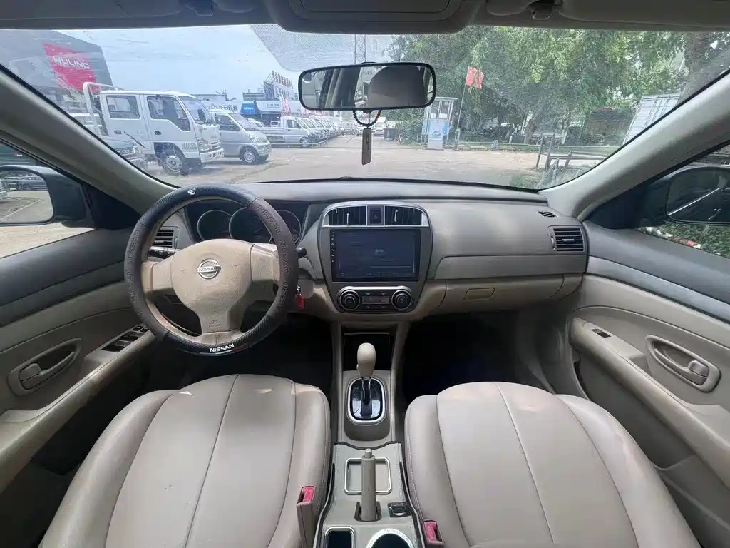 NISSAN SYLPHY 2018