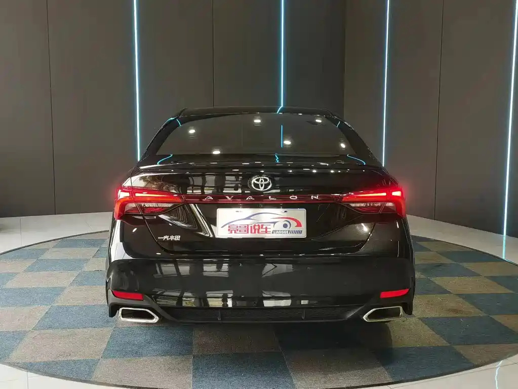 TOYOTA AVALON 2020