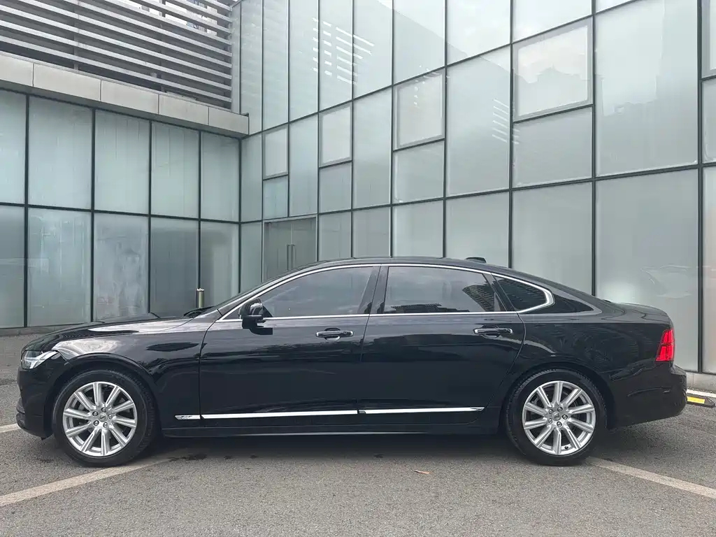 VOLVO S90 2020