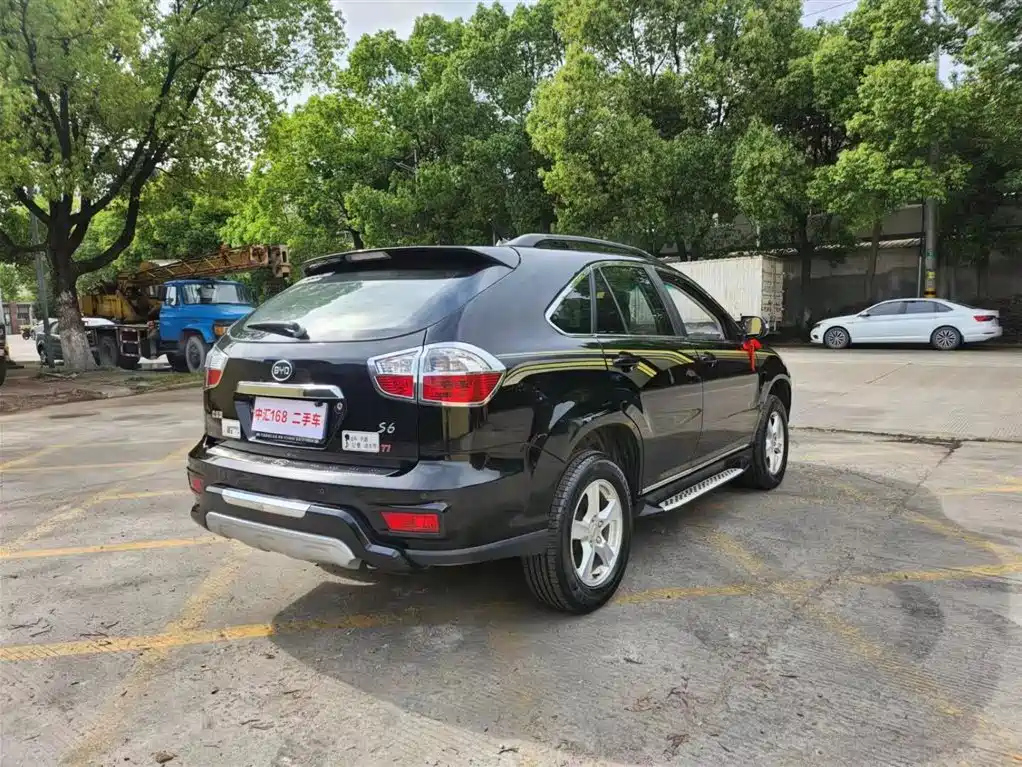 BYD S6 2015