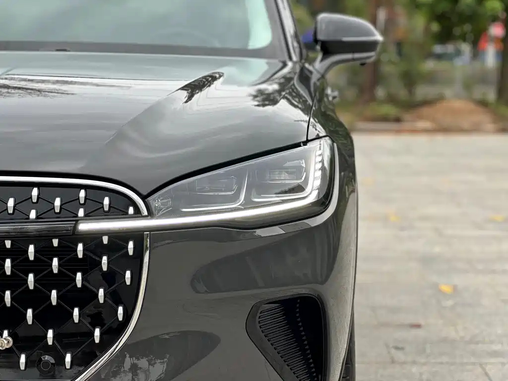 LINCOLN ADVENTURER 2023