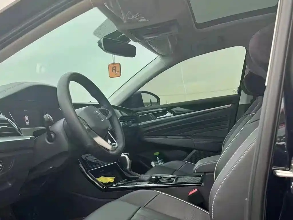 VOLKSWAGEN PASSAT 2022