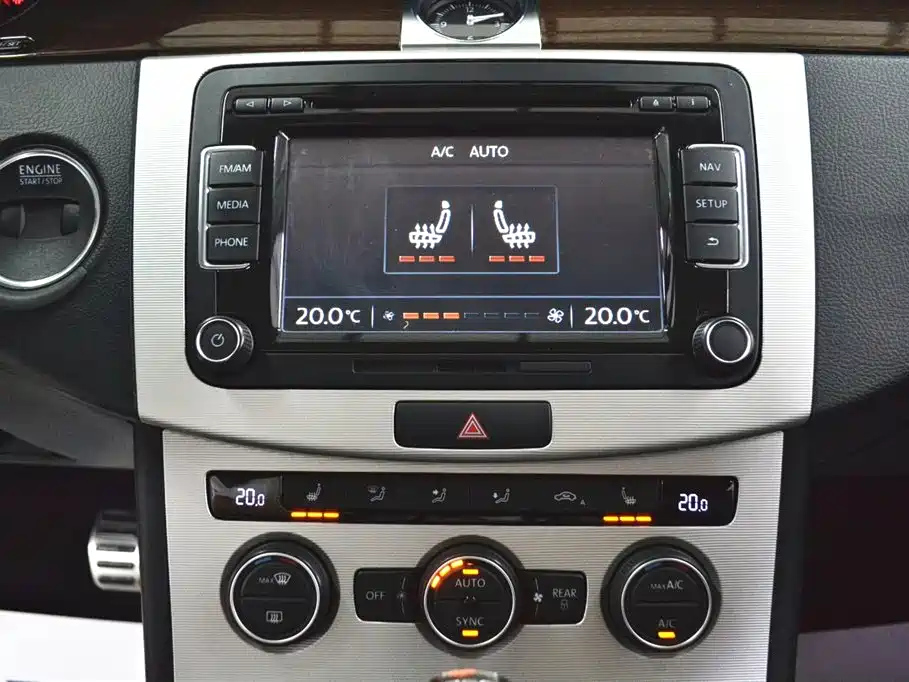 VOLKSWAGEN MAGOTAN 2014