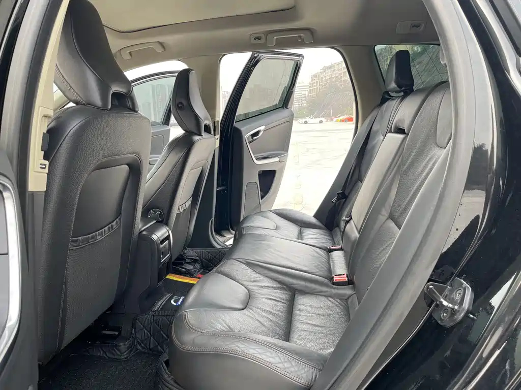 VOLVO XC60 IMPORT 2013