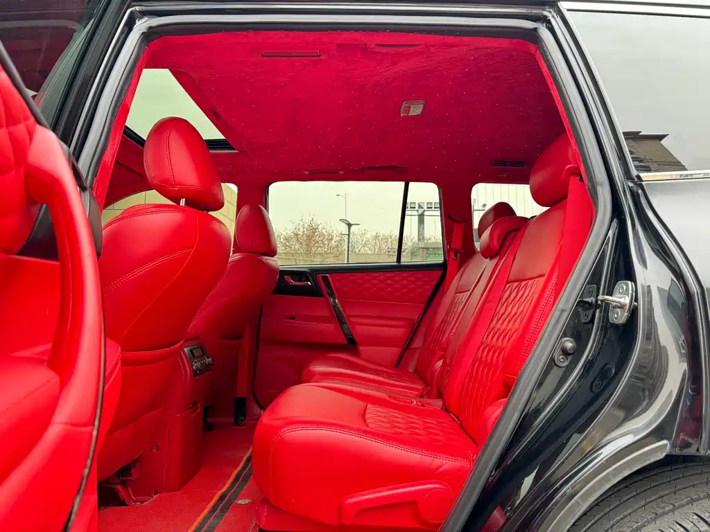 TOYOTA HIGHLANDER 2011