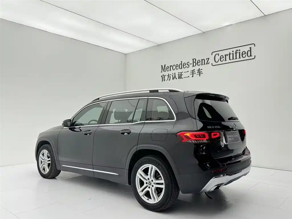 MERCEDES BENZ GLB 2023