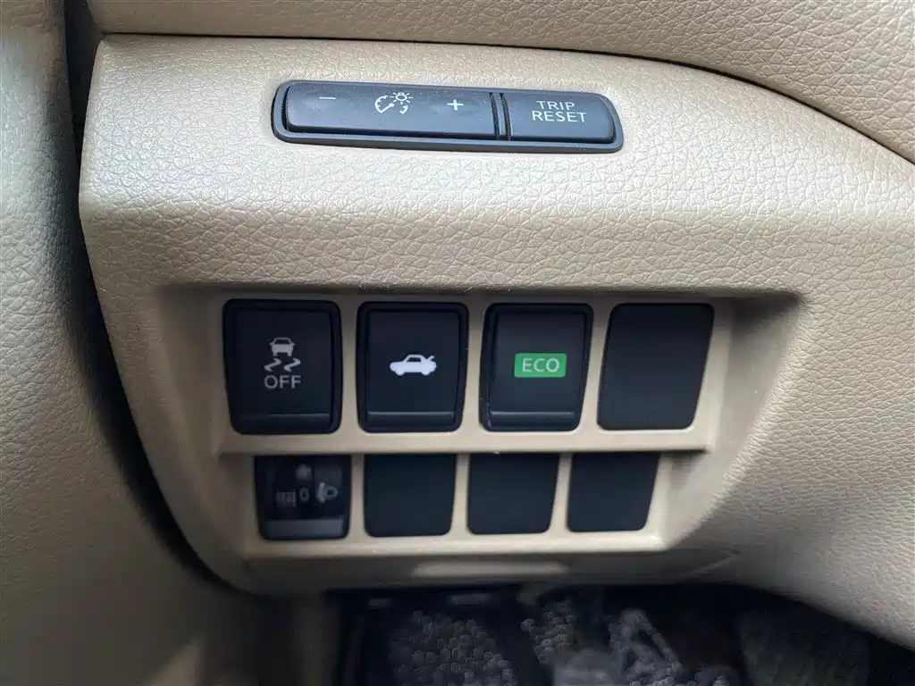 NISSAN TEANA 2015