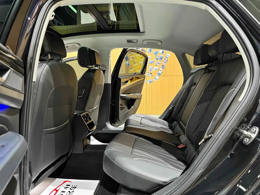 VOLKSWAGEN PASSAT 2022