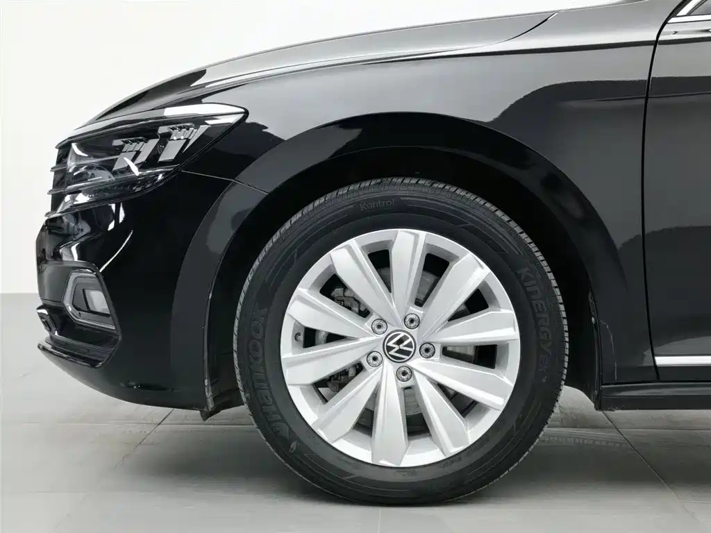 VOLKSWAGEN PASSAT 2021