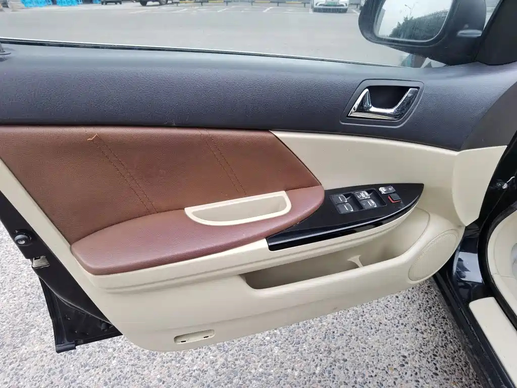 BYD G6 2014