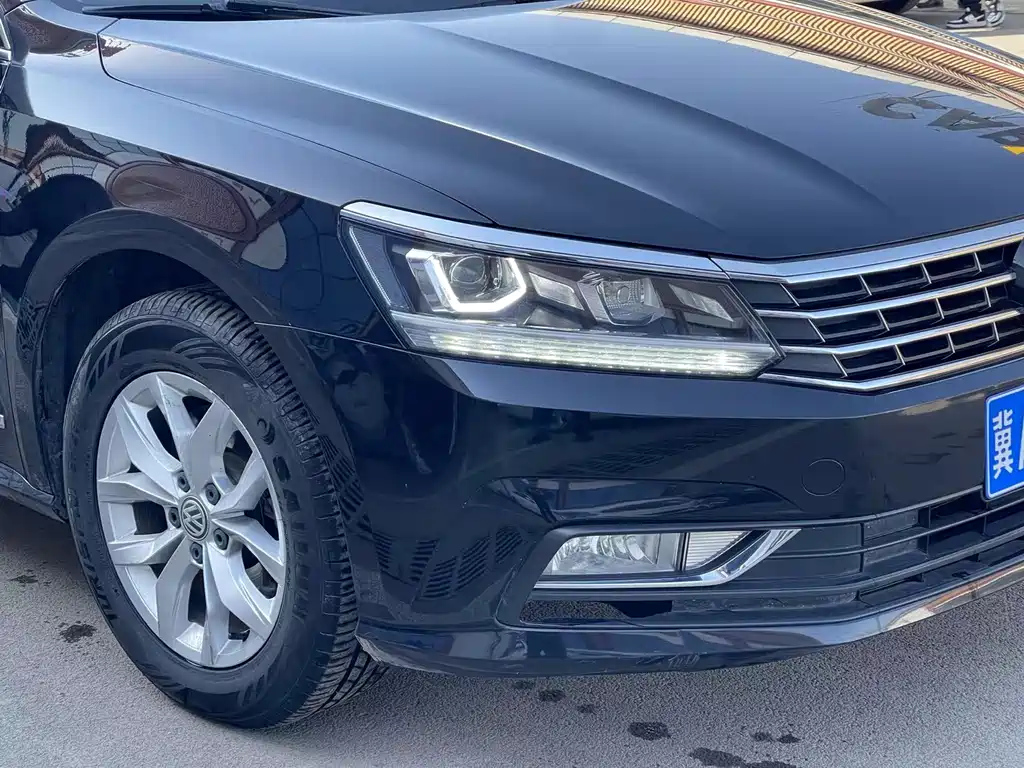 VOLKSWAGEN PASSAT 2018