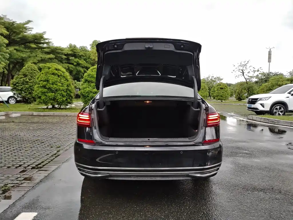 VOLKSWAGEN PASSAT 2022
