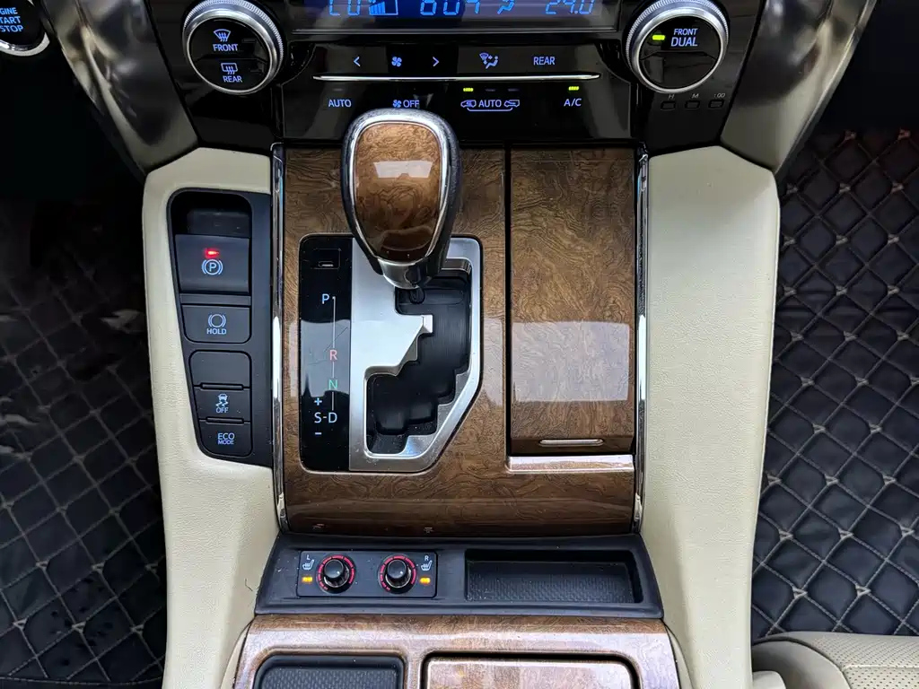 TOYOTA ALPHARD 2017