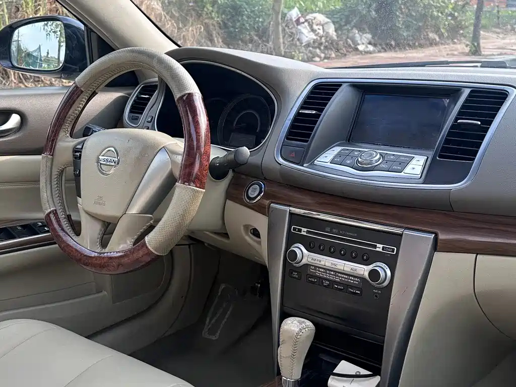 NISSAN TEANA 2011