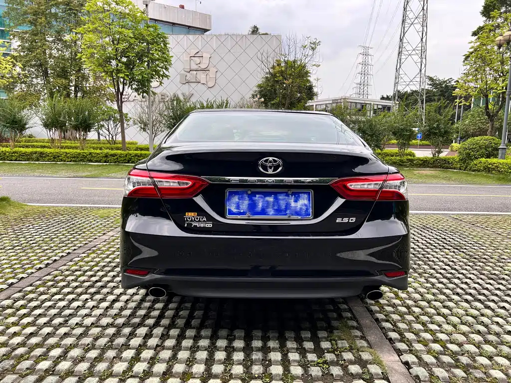 TOYOTA CAMRY 2018
