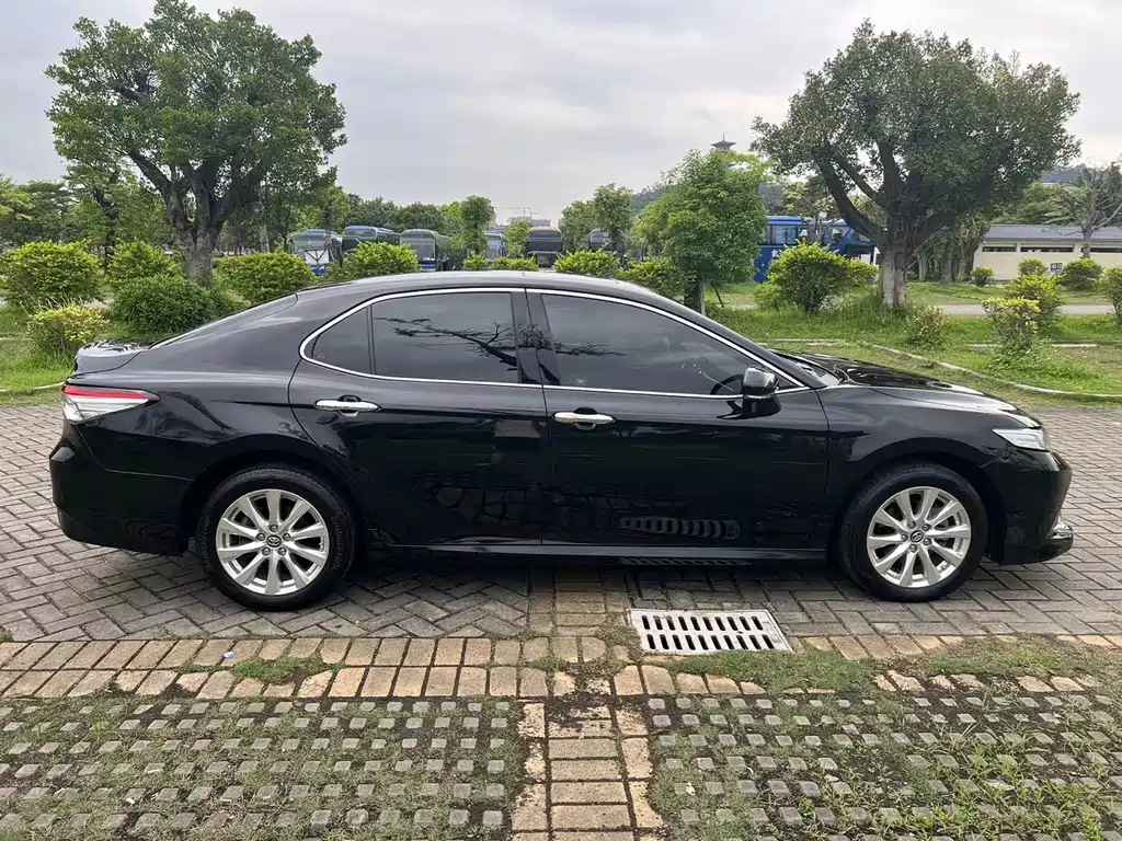 TOYOTA CAMRY 2019