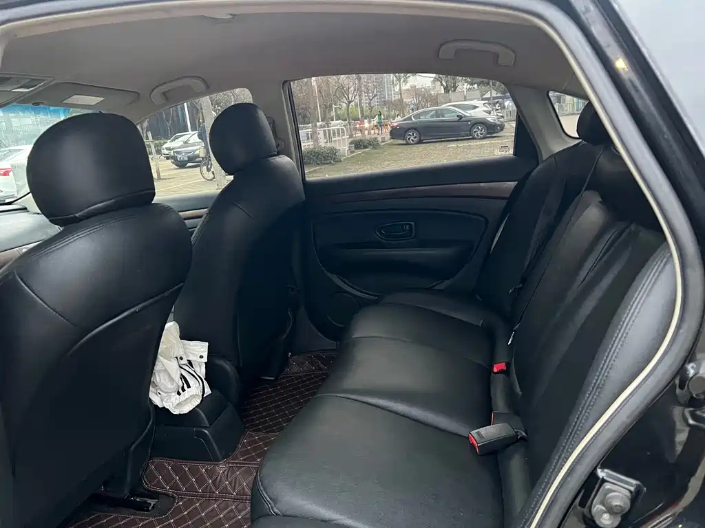 NISSAN SYLPHY 2018