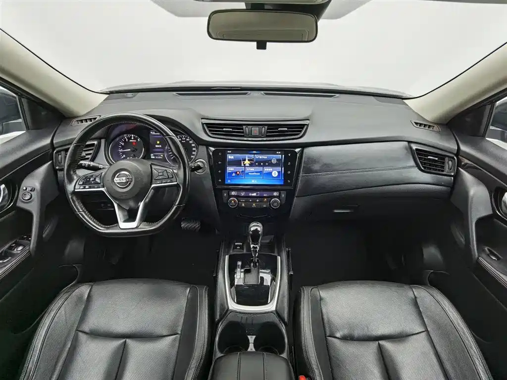 NISSAN X-TRAIL 2018