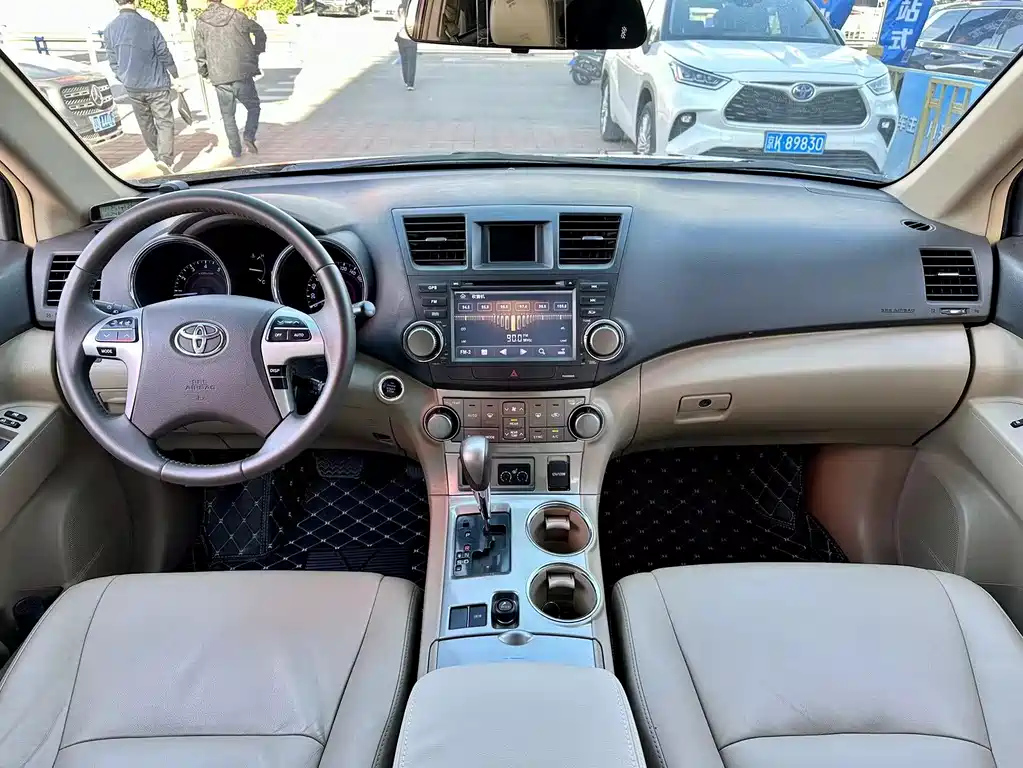 TOYOTA HIGHLANDER 2014