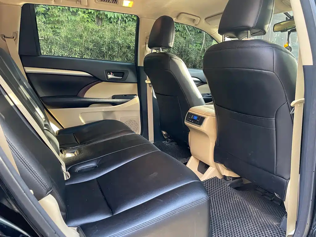 TOYOTA HIGHLANDER 2016
