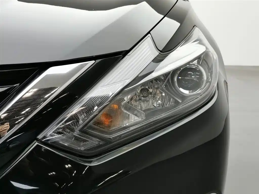 NISSAN TEANA 2018
