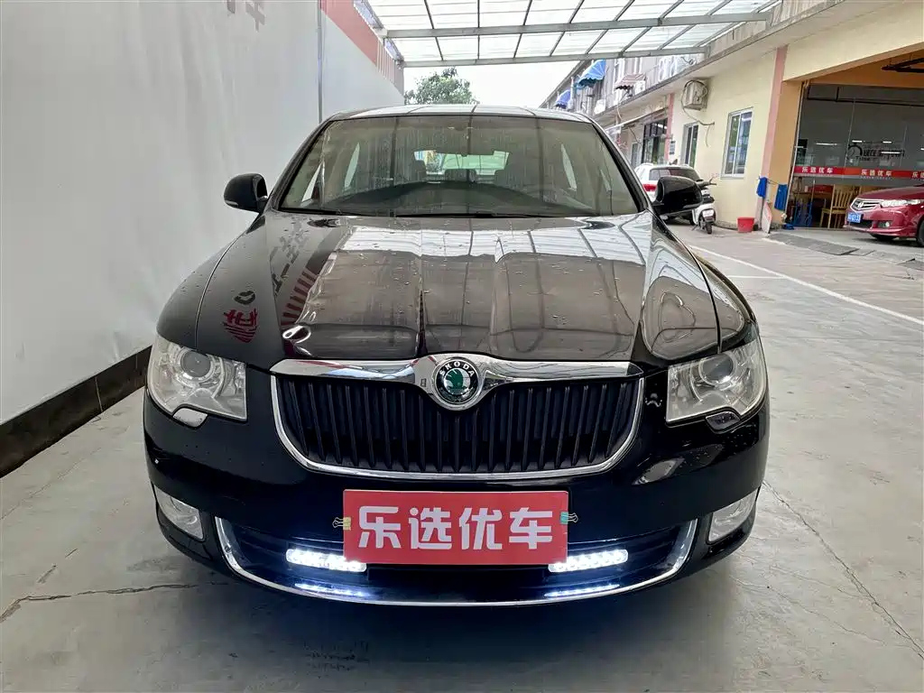 SKODA SUPERB 2010