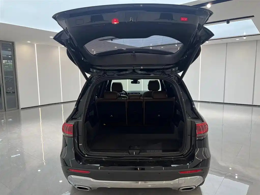 MERCEDES BENZ GLB 2023
