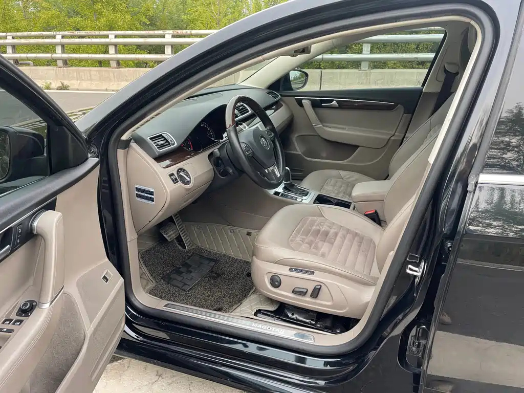 VOLKSWAGEN MAGOTAN 2016