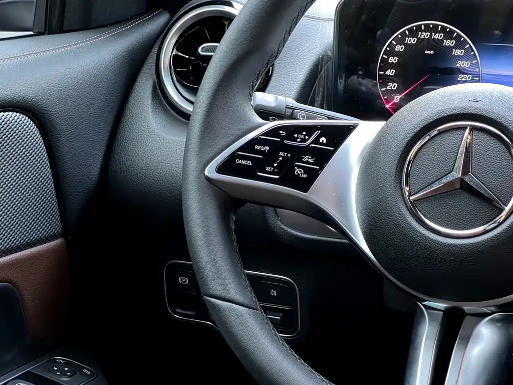 MERCEDES BENZ GLB 2024