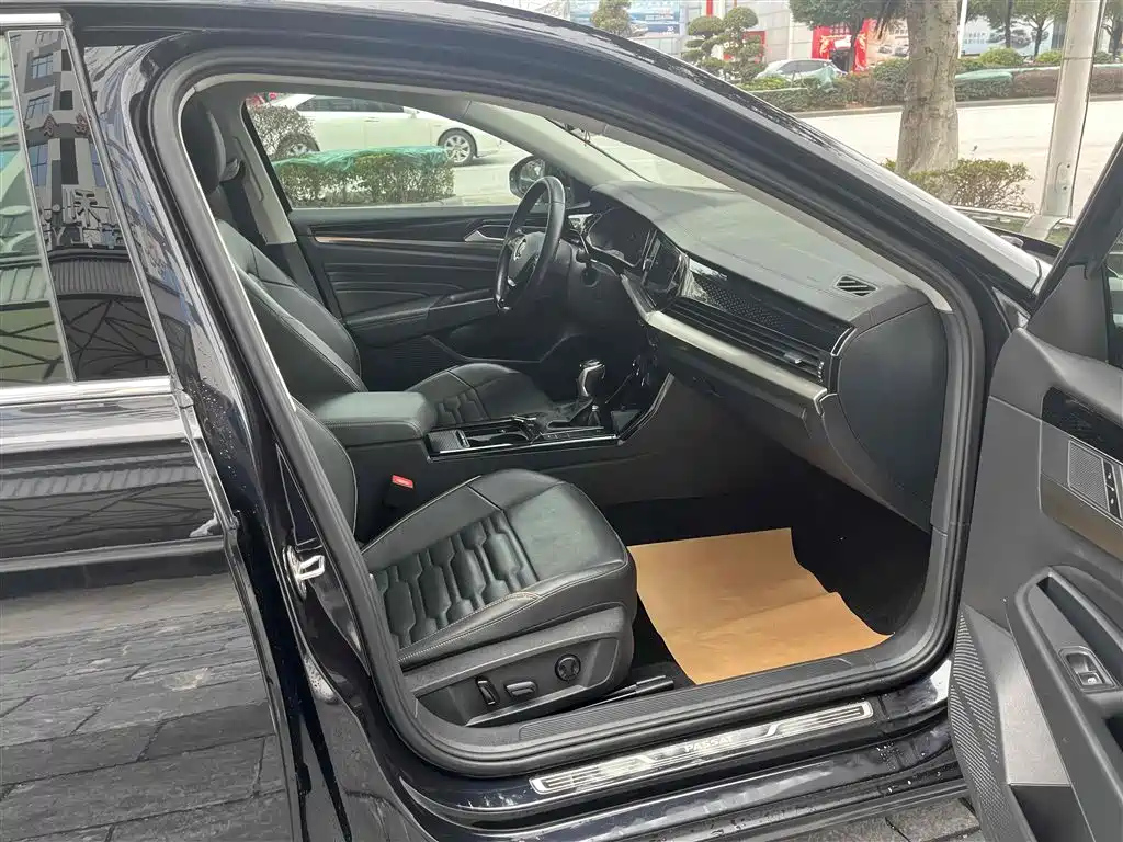 VOLKSWAGEN PASSAT 2019