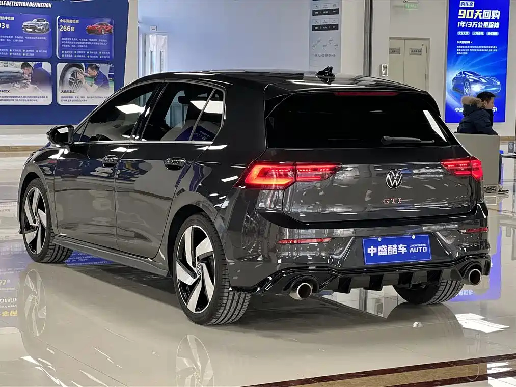 VOLKSWAGEN GOLF 2022