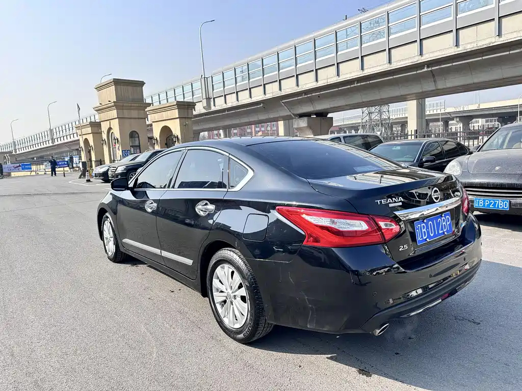 NISSAN TEANA 2018