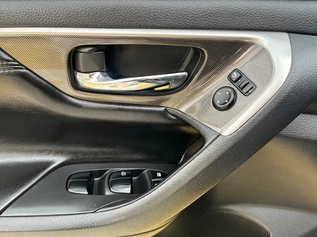 NISSAN TEANA 2015