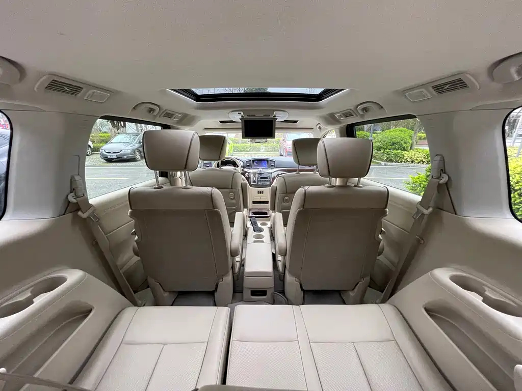NISSAN QUEST 2014