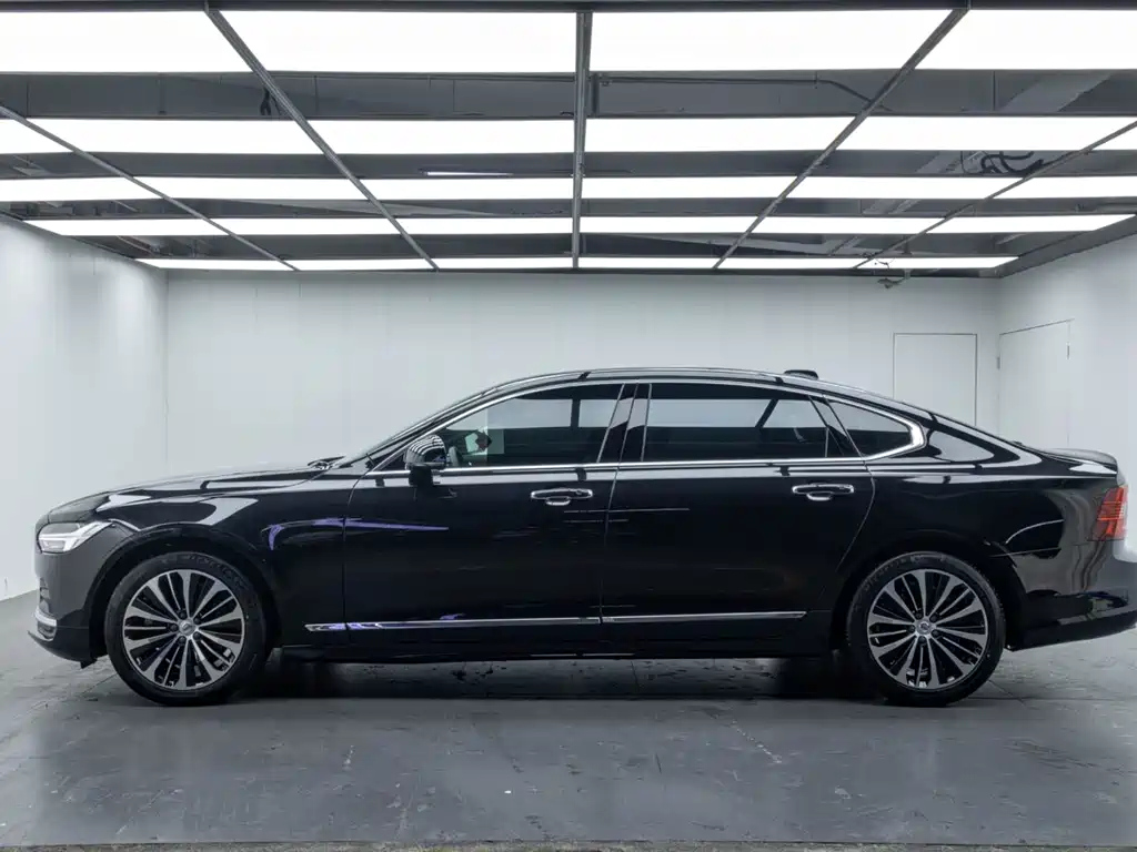 VOLVO S90 2022