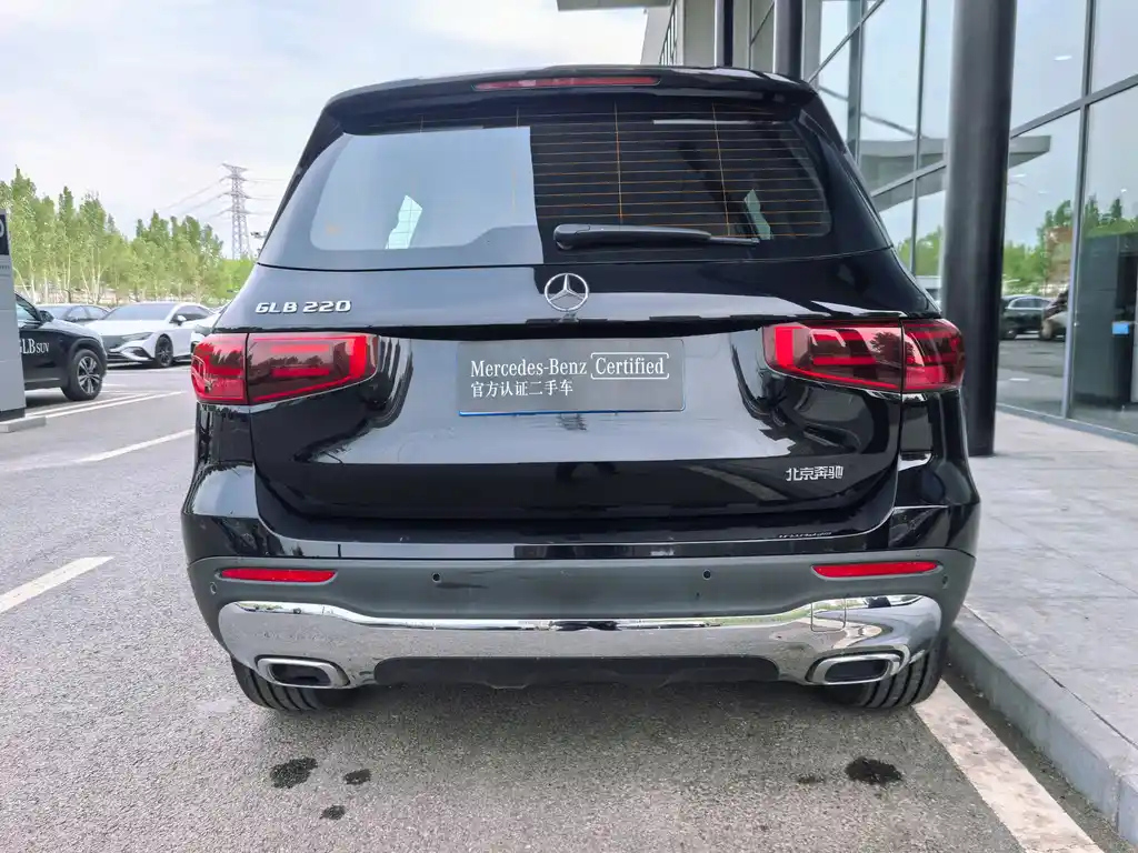 MERCEDES BENZ GLB 2024