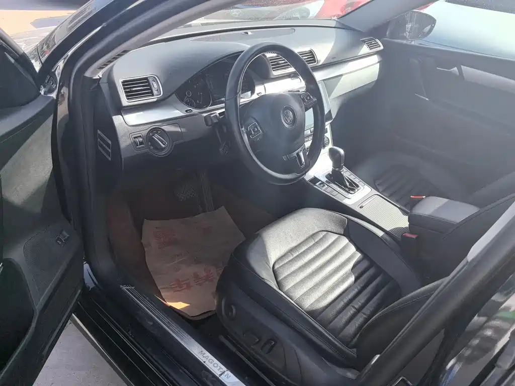 VOLKSWAGEN MAGOTAN 2016