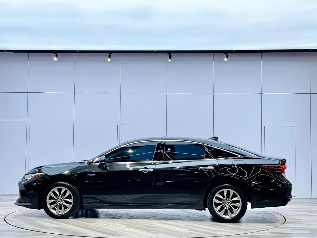TOYOTA AVALON 2020